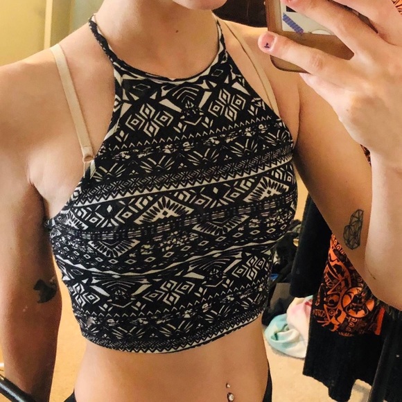 Small Crop Top - Picture 1 of 4